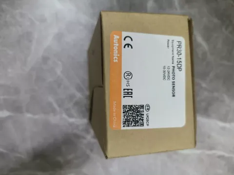 Autonics PR30-15DP Industrial Sensor — product photo 2 of 3