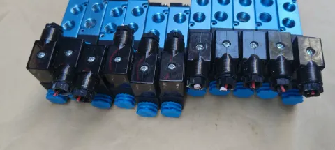 KUROGANE 4V210-08 Industrial Automation Component product photo 5