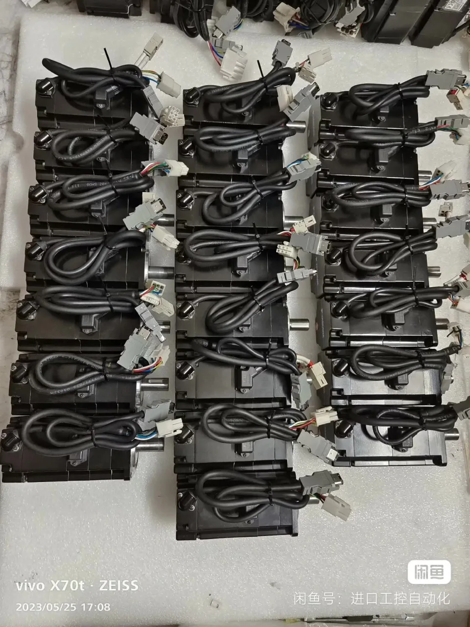 Yaskawa SGM7J-02AFC6E Motor & Drive Component product photo 1