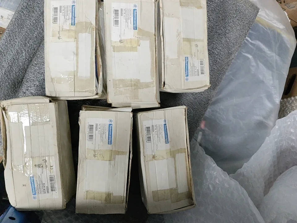 Telemecanique / Schneider Electric XCRA15 / 065204 Industrial Sensor product photo 1