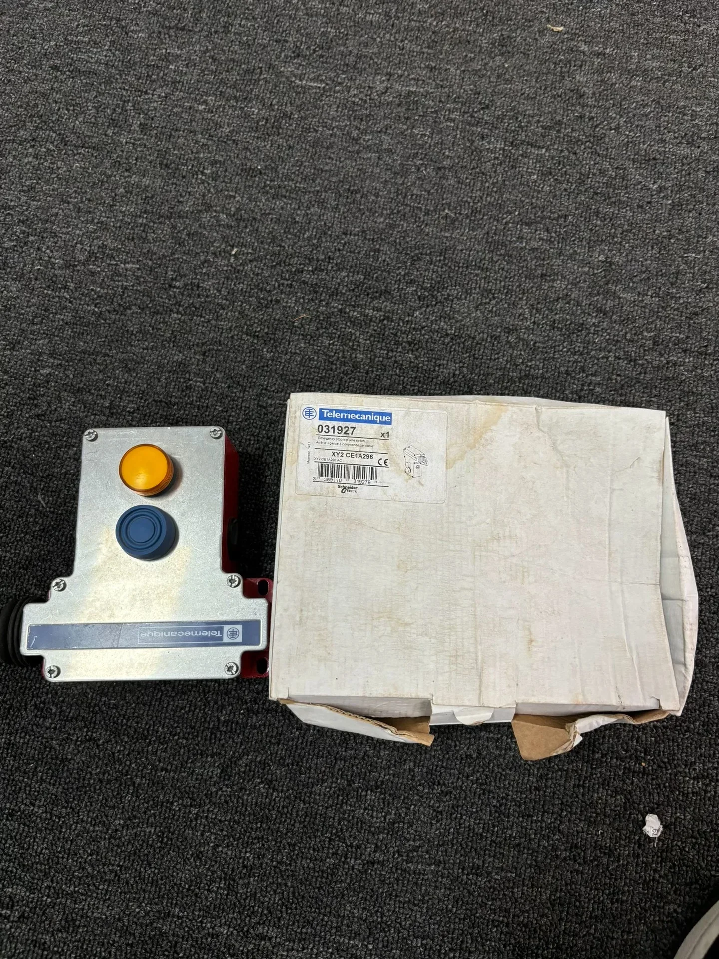 Schneider Electric XY2CE1A296 Industrial Sensor product photo 1