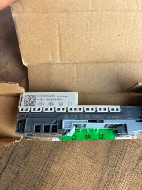 Siemens 6ES7193-6BP00-0DA0 Industrial Automation Component product photo 3