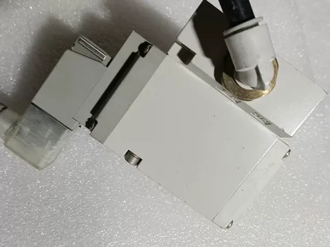 SMC VP744-5DZ1-04A Industrial Automation Component product photo 4