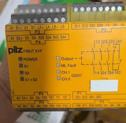 Pilz PNOZ X9P AC Industrial Relay product photo 2
