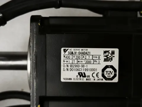 Yaskawa SGMJV-04ADA21 Motor & Drive Component — product photo 7 of 14