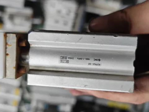 SMC MGPM32-75Z / MGPM50-50AZ / CDQ2A40-75DMZ Industrial Automation Component product photo 5
