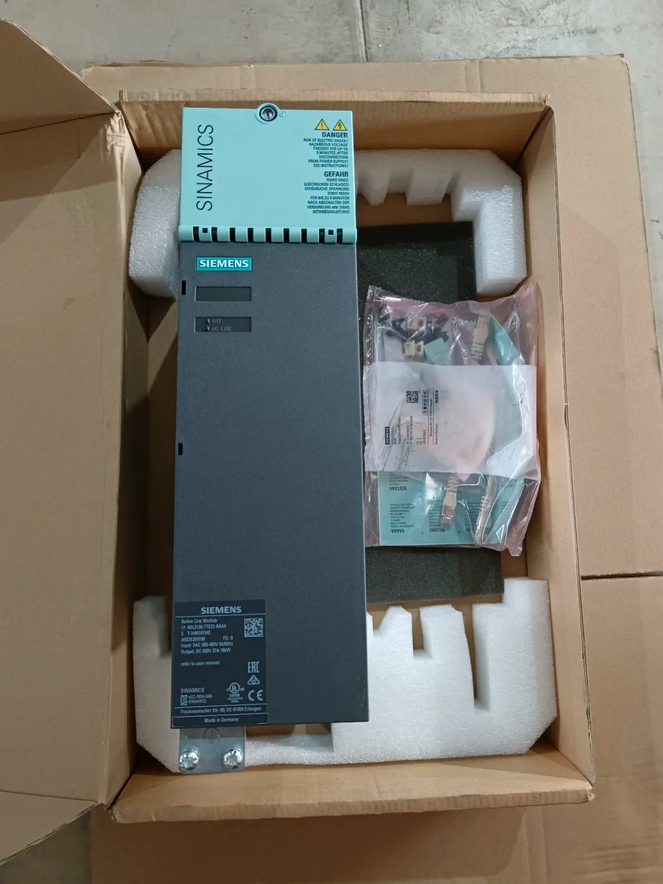 Siemens 6SL3130-7TE21-6AA4 Industrial Automation Component product photo 1
