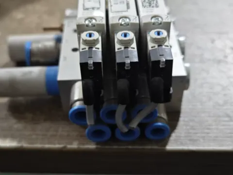 Festo VUVG-L14-T32C-MT-G18-1P3 / VUVG-B14-B52-ZT-F-1P3 Industrial Automation Component product photo 7