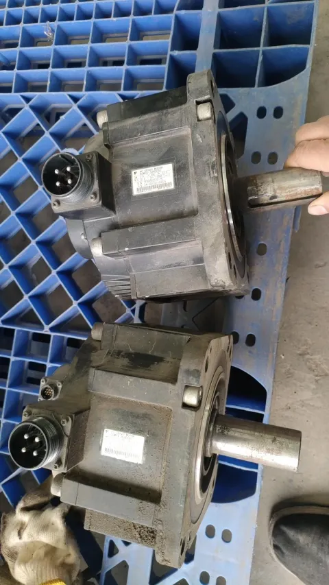Yaskawa SGMGV-30ADC61 Motor & Drive Component — product photo 22 of 37