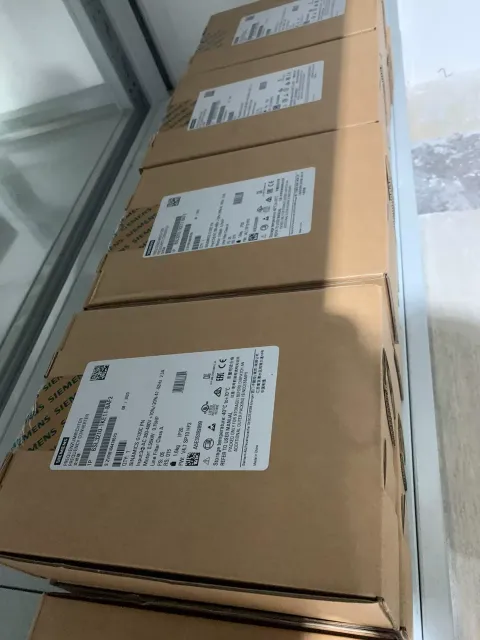 Siemens 6SL3210-1KE11-8AF2 Motor & Drive Component — product photo 4 of 7