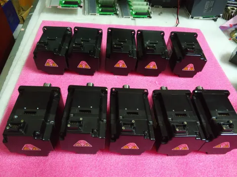 Yaskawa SGMJV-02A3A21 Motor & Drive Component product photo 4