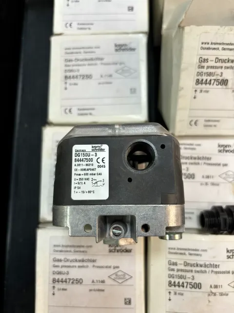 Kromschröder DG6U-3 / 84447250; DG150U-3 / 84447500 Industrial Sensor product photo 4