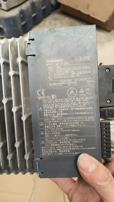 Mitsubishi Electric MR-JE-20A Motor & Drive Component product photo 4