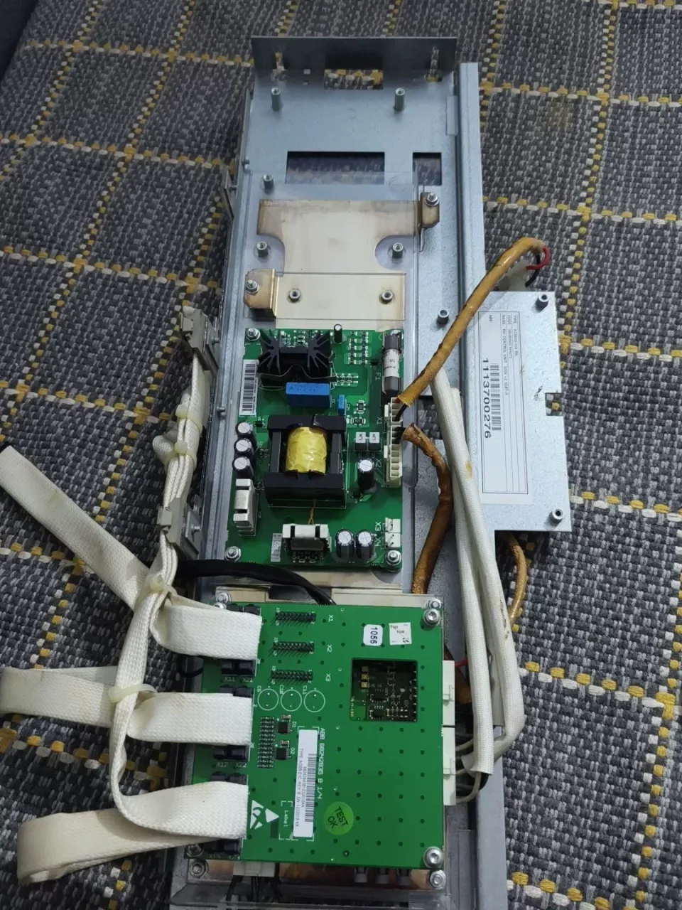 White Label ACS800-104 R8i / 3AUA0000110673 / AGB810 Rev.B Motor & Drive Component product photo 1