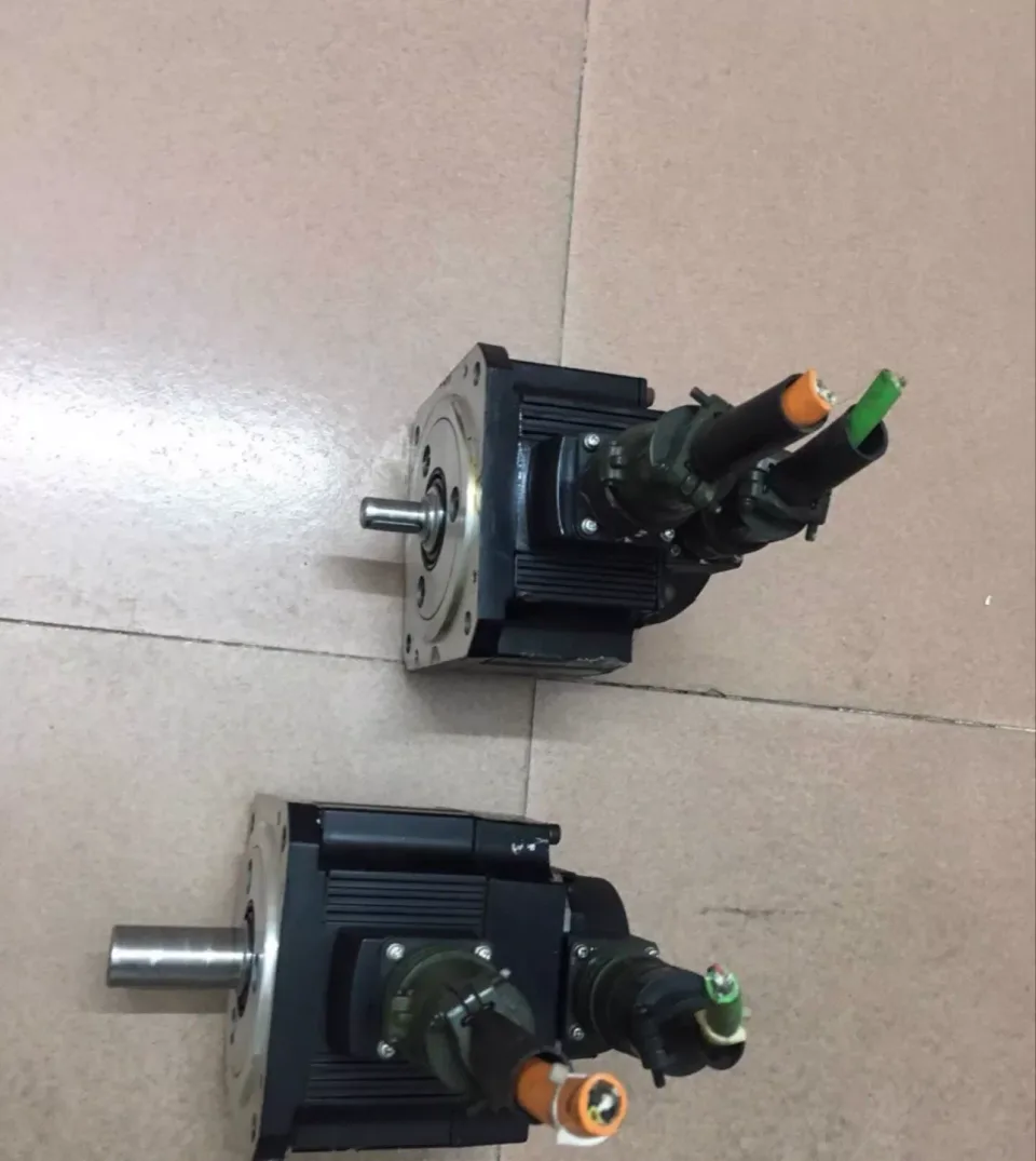 Mitsubishi Electric HC-SF52BK Motor & Drive Component product photo 1