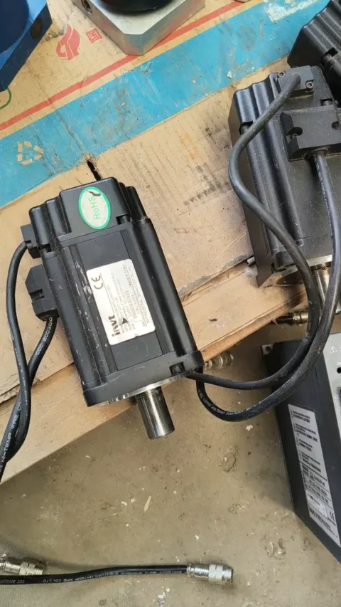 White Label SV-DA200-0R7-2-NO; SV-ML06-0R7G-2-9A0-1000 Motor & Drive Component product photo 1
