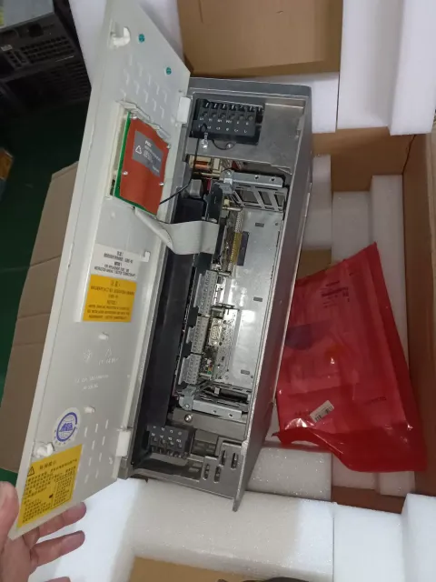 Siemens 6SE7021-3TB61-Z / G93 Motor & Drive Component product photo 3