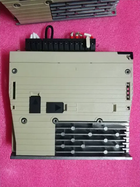White Label SGDV-1R6A11B Motor & Drive Component product photo 5