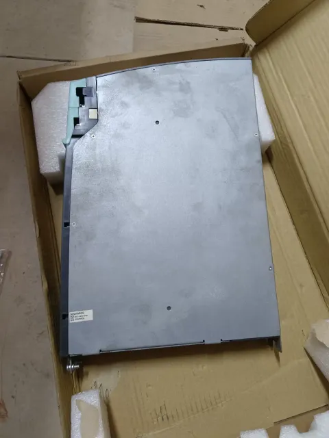 Siemens 6SL3120-1TE15-0AA3 Motor & Drive Component product photo 8