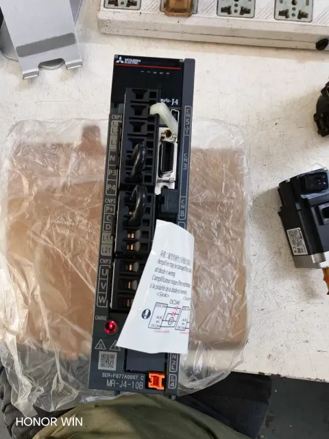 White Label MR-J4-10B + HG-KR13J Motor & Drive Component product photo 4
