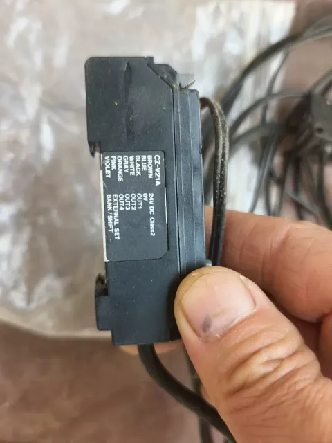 KEYENCE CZ-V21A; CZ-H32 Industrial Sensor product photo 5