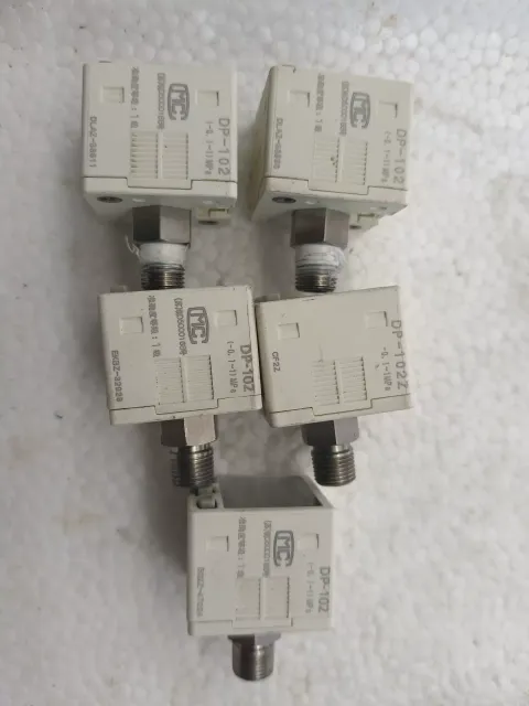 Panasonic DP-102 Industrial Sensor — product photo 11 of 14