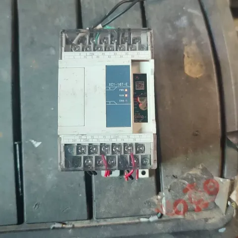 XINJE XC1-16T-E PLC Module — product photo 2 of 12