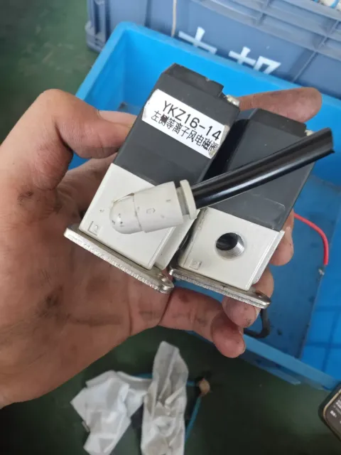 SMC VT307-5G1-01 Industrial Automation Component — product photo 5 of 6