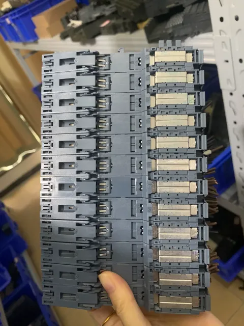 Siemens 6ES7193-6BP00-0BA0 Industrial Automation Component — product photo 2 of 5