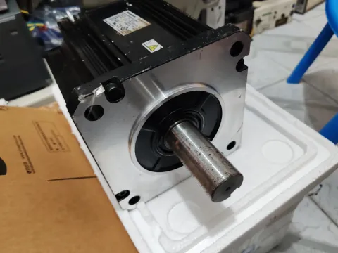 Panasonic MHMF502L1G6M Motor & Drive Component product photo 4