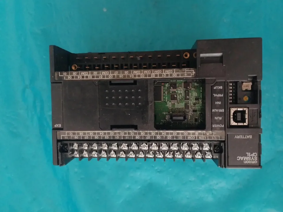 OMRON CP1L-M40DR-A PLC Module product photo 1