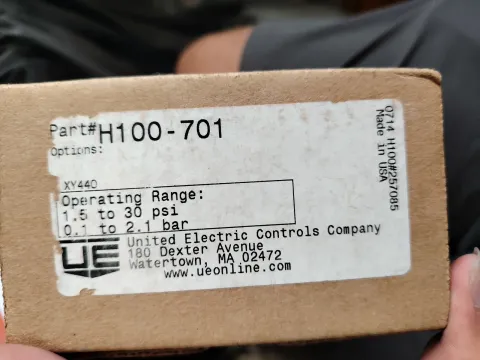 United Electric Controls H100-701 Industrial Sensor product photo 1