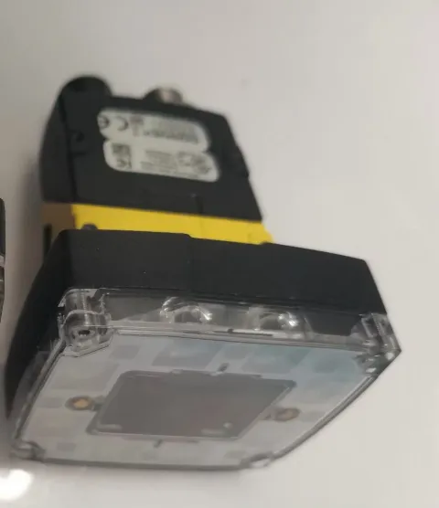 Cognex IS2000M-130-40-125 Industrial Sensor product photo 2