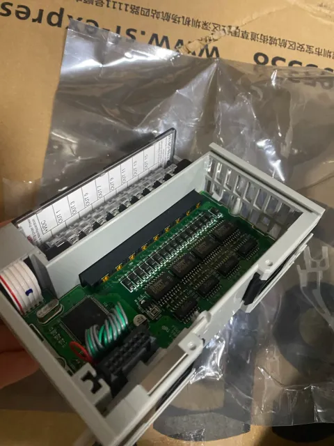Allen-Bradley 1769-OB16P I/O Module — product photo 3 of 4
