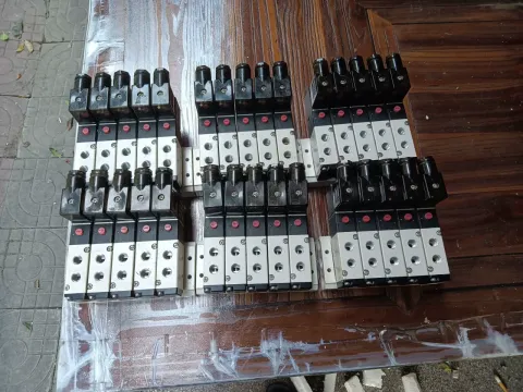 AirTAC 4V210-06 Industrial Automation Component — product photo 15 of 19