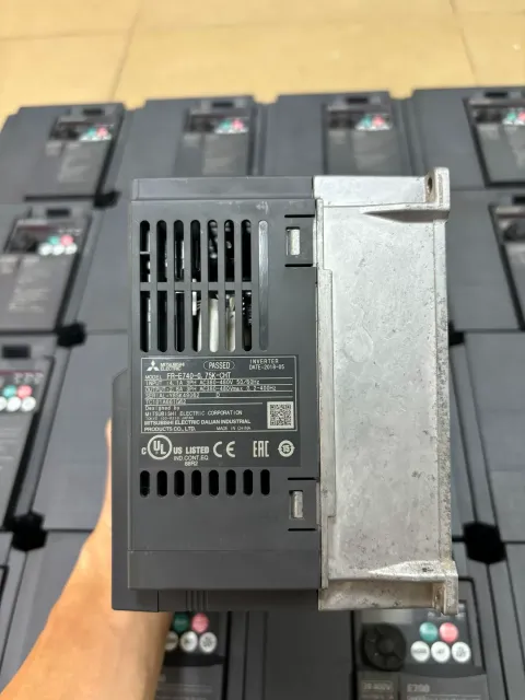 Mitsubishi Electric FR-E740-0.75K-CHT Motor & Drive Component — product photo 4 of 19