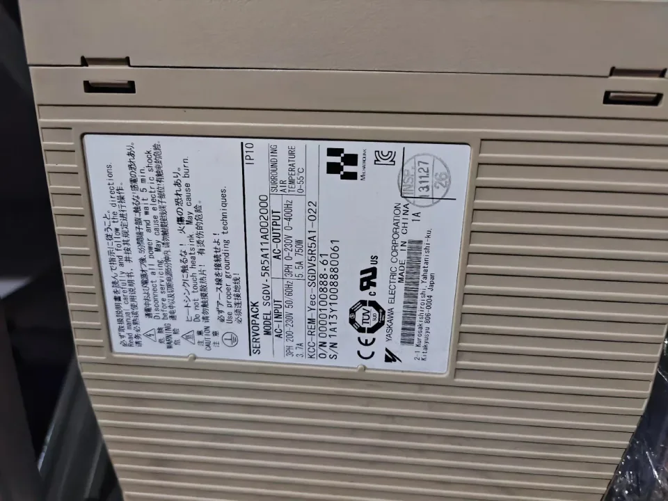 Yaskawa SGDV-5R5A11A002000 Motor & Drive Component — product photo 1 of 4