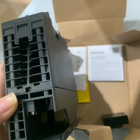 Siemens 6ES7 336-4GE00-0AB0 Industrial Automation Component — product photo 8 of 22