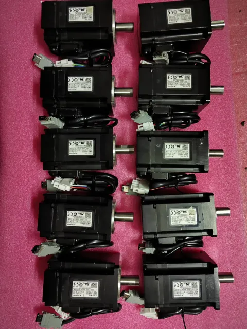 Yaskawa SGMJV-04ADE6S Motor & Drive Component — product photo 2 of 12