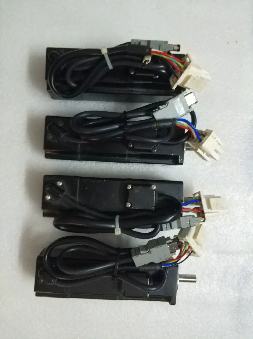 Yaskawa SGMJV-01ADE6E Motor & Drive Component product photo 1