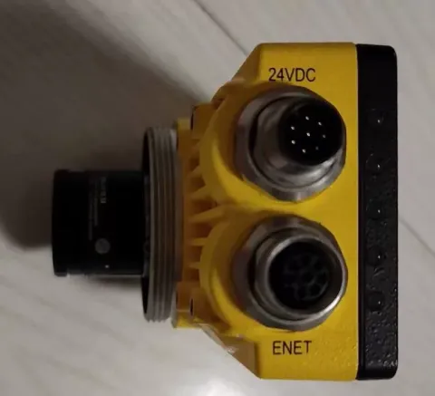 Cognex IS5403-11 / 825-0221-1R K Industrial Sensor product photo 2