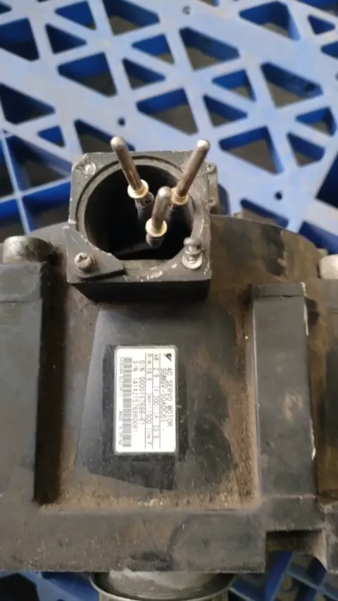 Yaskawa SGMGV-30ADC61 Motor & Drive Component — product photo 10 of 37