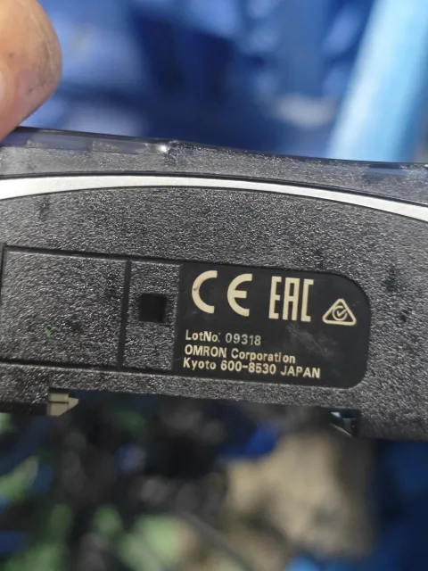 OMRON E3X-HD11 Industrial Sensor — product photo 3 of 8