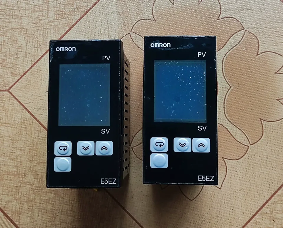 OMRON E5EZ-Q3T Industrial Control Board product photo 1