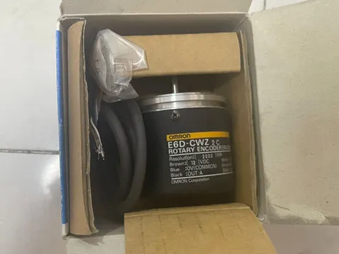 OMRON E6D-CWZ2C 2000P/R 0.5M Industrial Encoder product photo 1