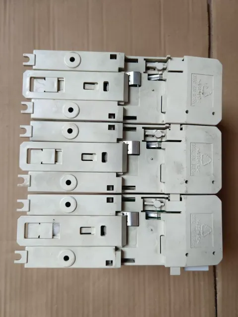 ABB AO810 / 3BSE008522R1 Industrial Automation Component — product photo 16 of 25