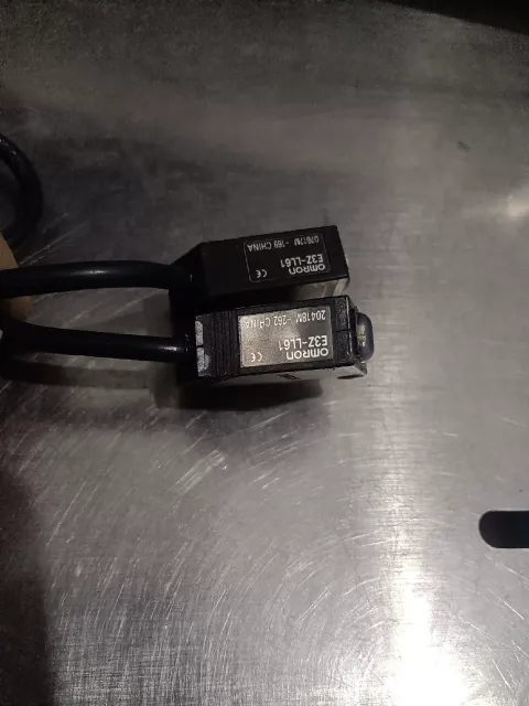 Omron E3Z-LL61 Industrial Sensor product photo 1