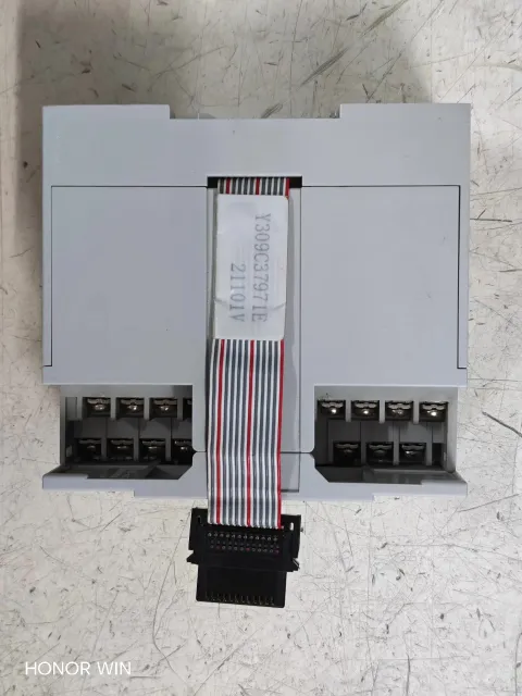 Mitsubishi Electric FX5-16EYR/ES Industrial Relay — product photo 3 of 17