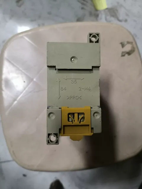 Omron G9SA-301 24VAC/DC Industrial Relay product photo 4