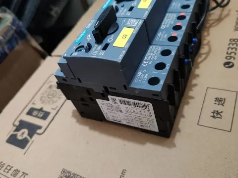 Siemens 3RV2021-4AA10 Motor & Drive Component — product photo 6 of 18